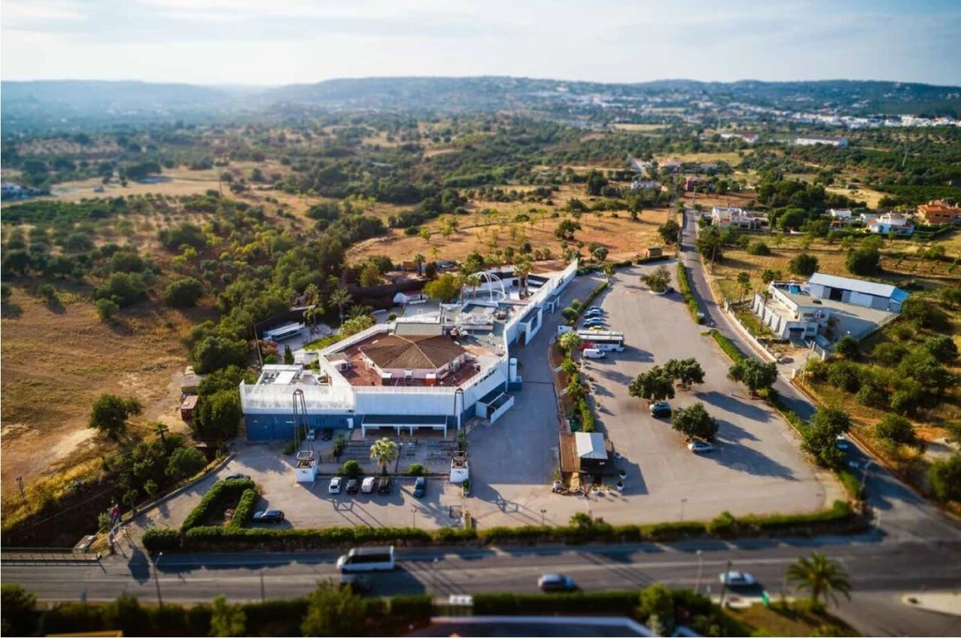 Loja para Venda em Quarteira Foto 1
