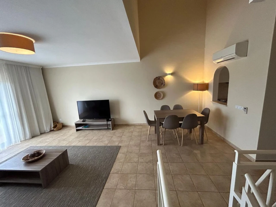 Apartamento T2 para Venda em Estômbar e Parchal Foto 8