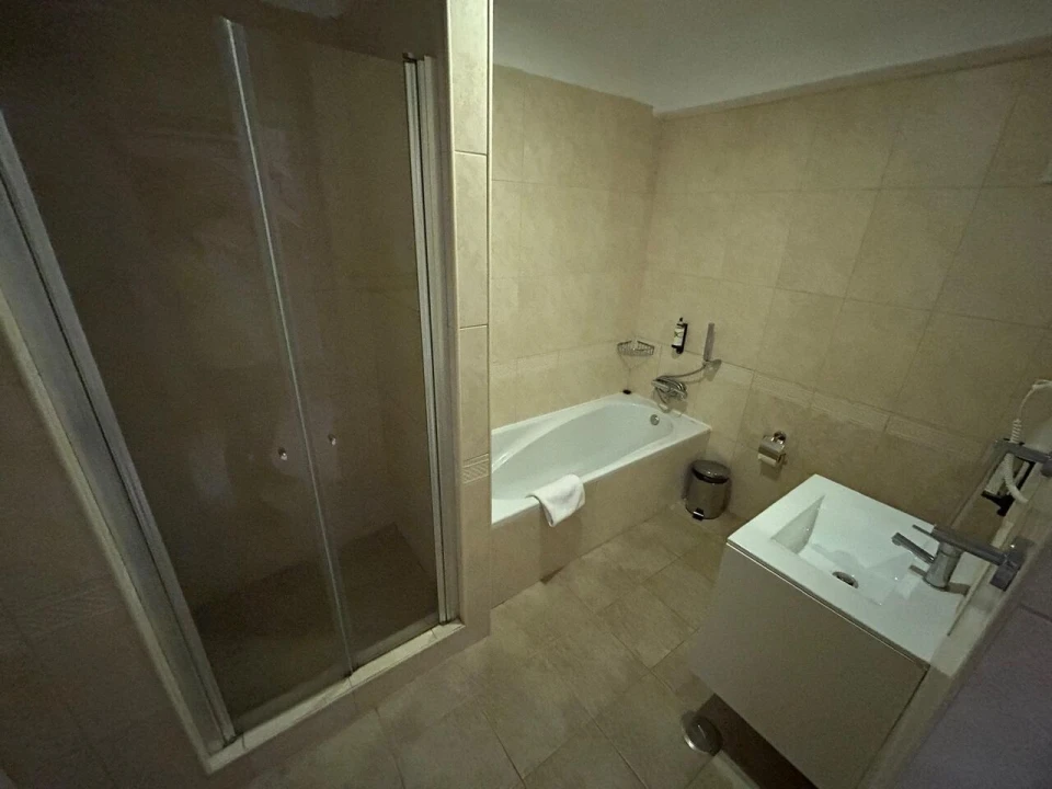 Apartamento T2 para Venda em Estômbar e Parchal Foto 14