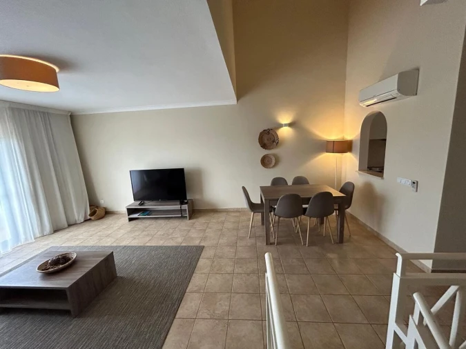 Apartamento T2 para Venda em Estômbar e Parchal Foto 8