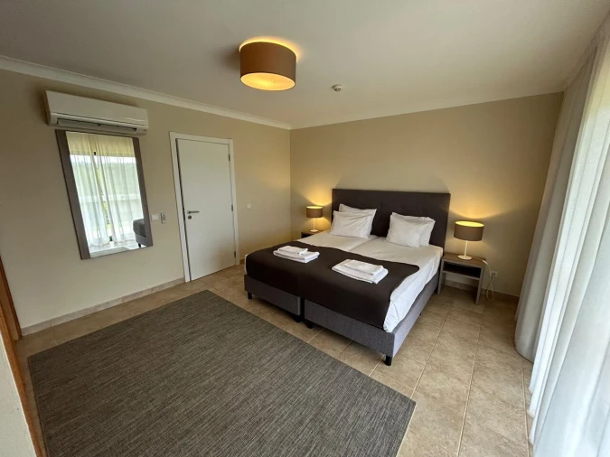 Apartamento T2 para Venda em Estômbar e Parchal Foto 16