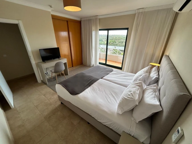 Apartamento T2 para Venda em Estômbar e Parchal Foto 22