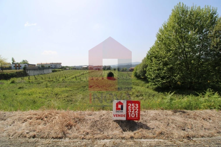 Terreno para Venda em Caldelas, Sequeiros e Paranhos