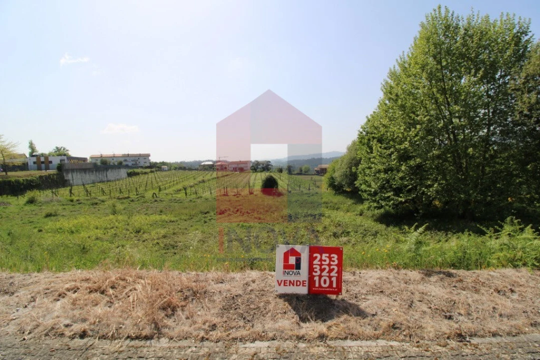 Terreno para Venda em Caldelas, Sequeiros e Paranhos Foto 1