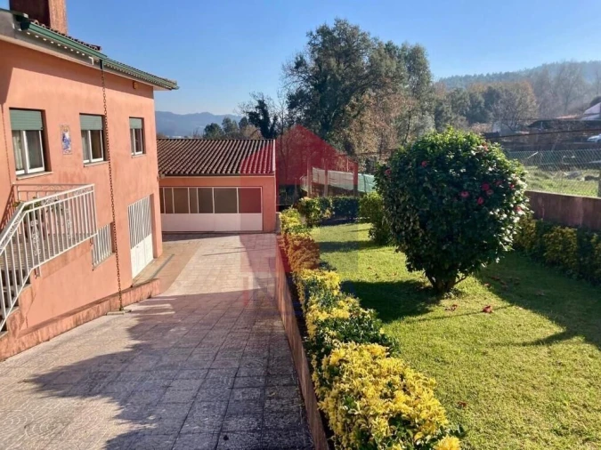 Moradia T3 para Venda em Pico de Regalados, Gondiães e Mós Foto 28