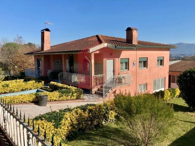 Moradia T3 para Venda em Pico de Regalados, Gondiães e Mós Foto 1