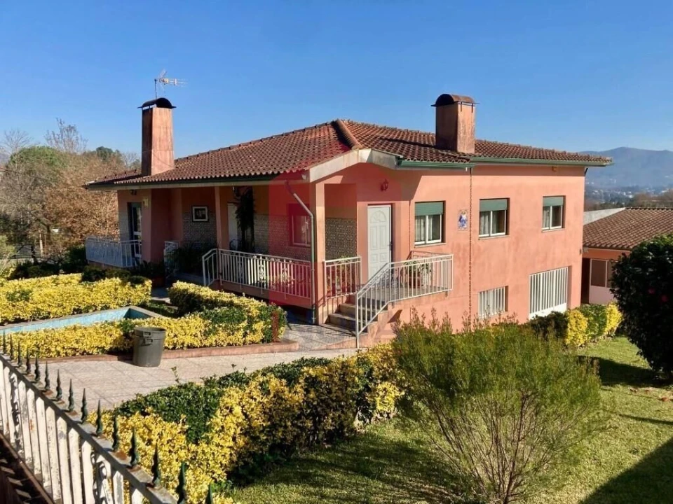 Moradia T3 para Venda em Pico de Regalados, Gondiães e Mós Foto 1