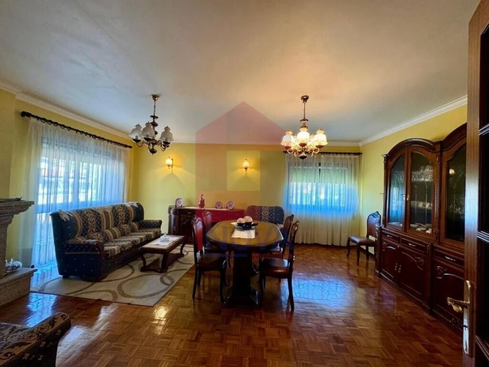 Moradia T3 para Venda em Pico de Regalados, Gondiães e Mós Foto 4