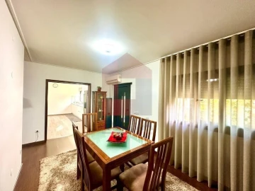 Moradia T4 para Venda em Real, Dume e Semelhe