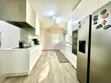Moradia T4 para Venda em Real, Dume e Semelhe