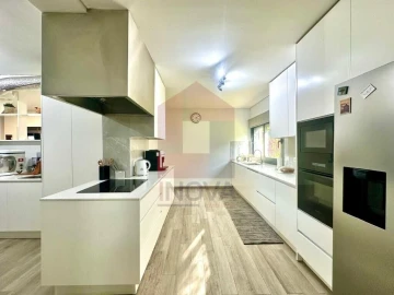 Moradia T4 para Venda em Real, Dume e Semelhe