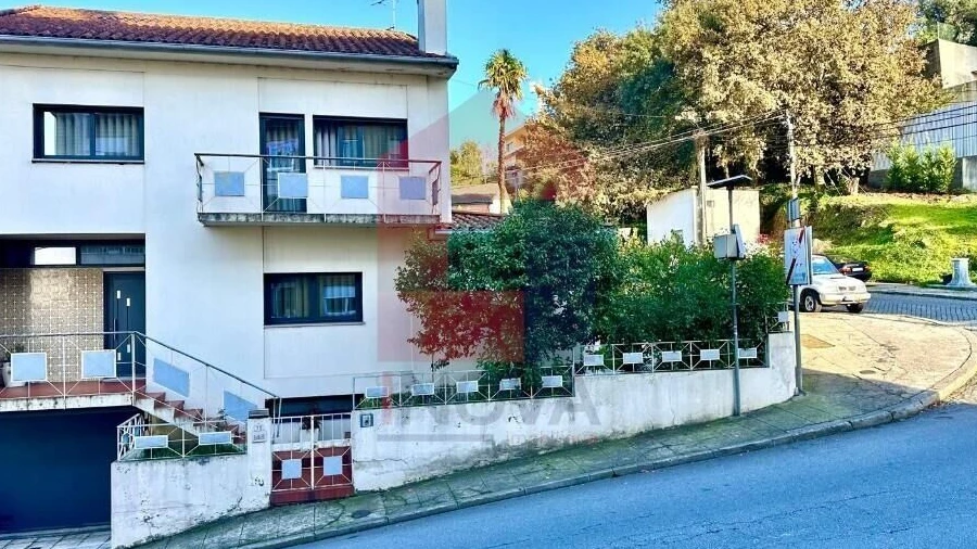 Moradia T4 para Venda em Real, Dume e Semelhe