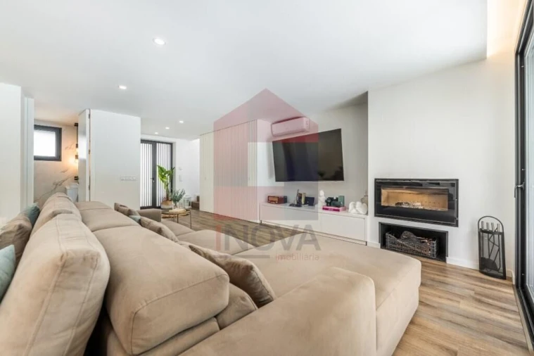 Moradia T3 para Venda em Esqueiros, Nevogilde e Travassós Foto 8