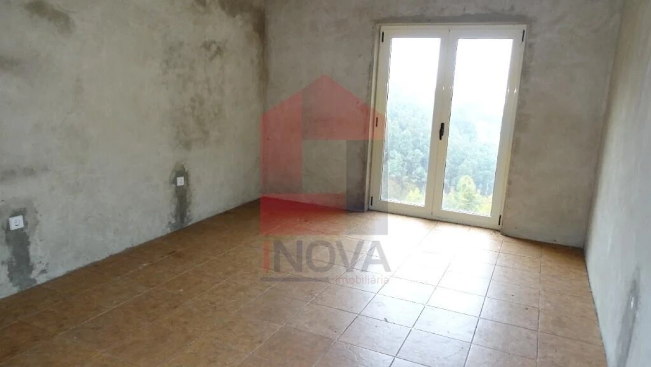 Moradia T1 para Venda em Sande, Vilarinho, Barros e Gomide Foto 4