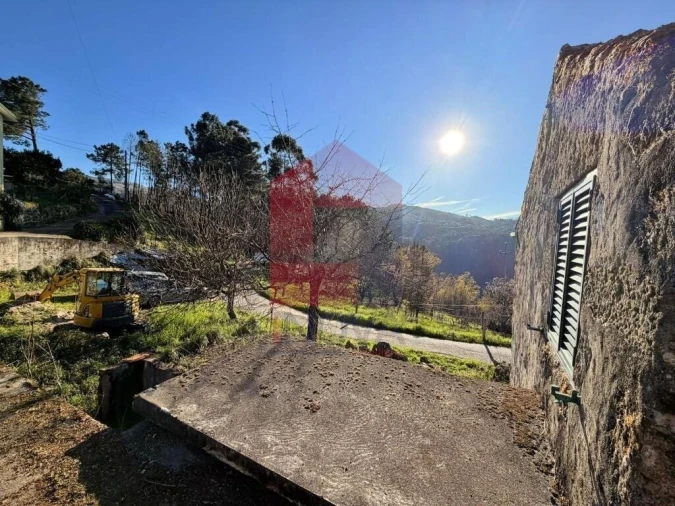 Moradia T0 para Venda em Freigil e Miomães Foto 5