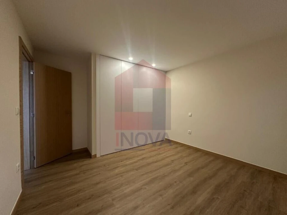 Moradia T5 para Venda em Marrancos e Arcozelo Foto 12