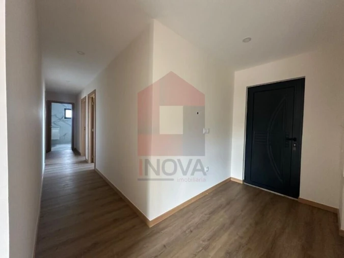 Moradia T5 para Venda em Marrancos e Arcozelo Foto 4