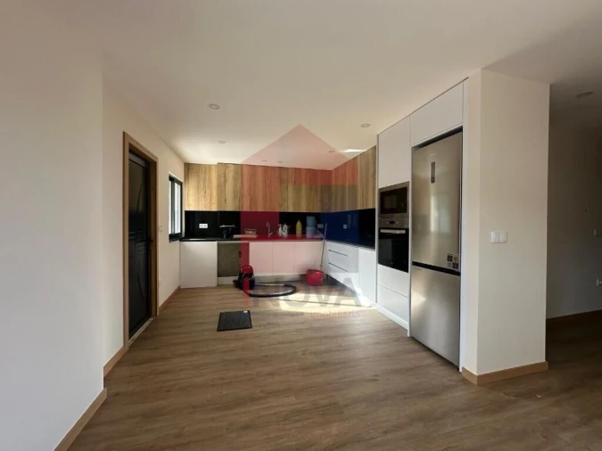 Moradia T5 para Venda em Marrancos e Arcozelo Foto 3