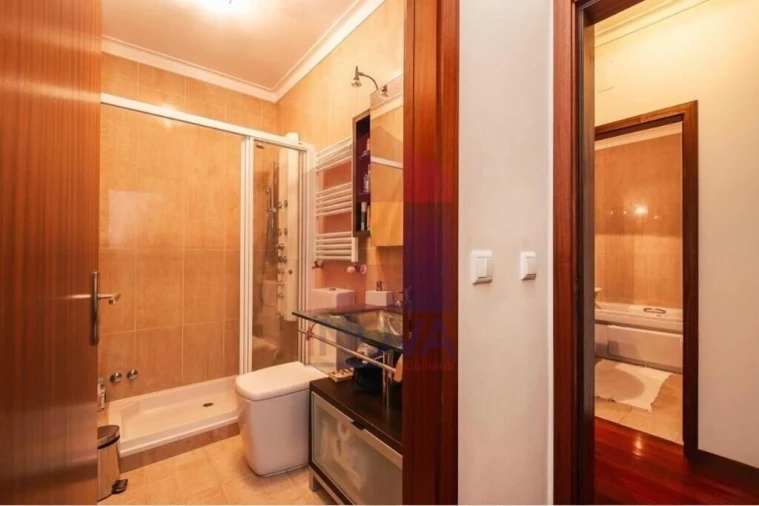 Moradia T4 para Venda em Pico de Regalados, Gondiães e Mós Foto 25