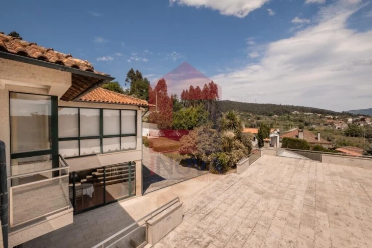 Moradia T4 para Venda em Pico de Regalados, Gondiães e Mós Foto 35