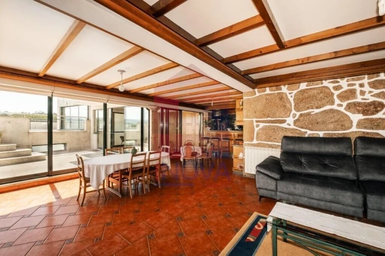 Moradia T4 para Venda em Pico de Regalados, Gondiães e Mós Foto 4