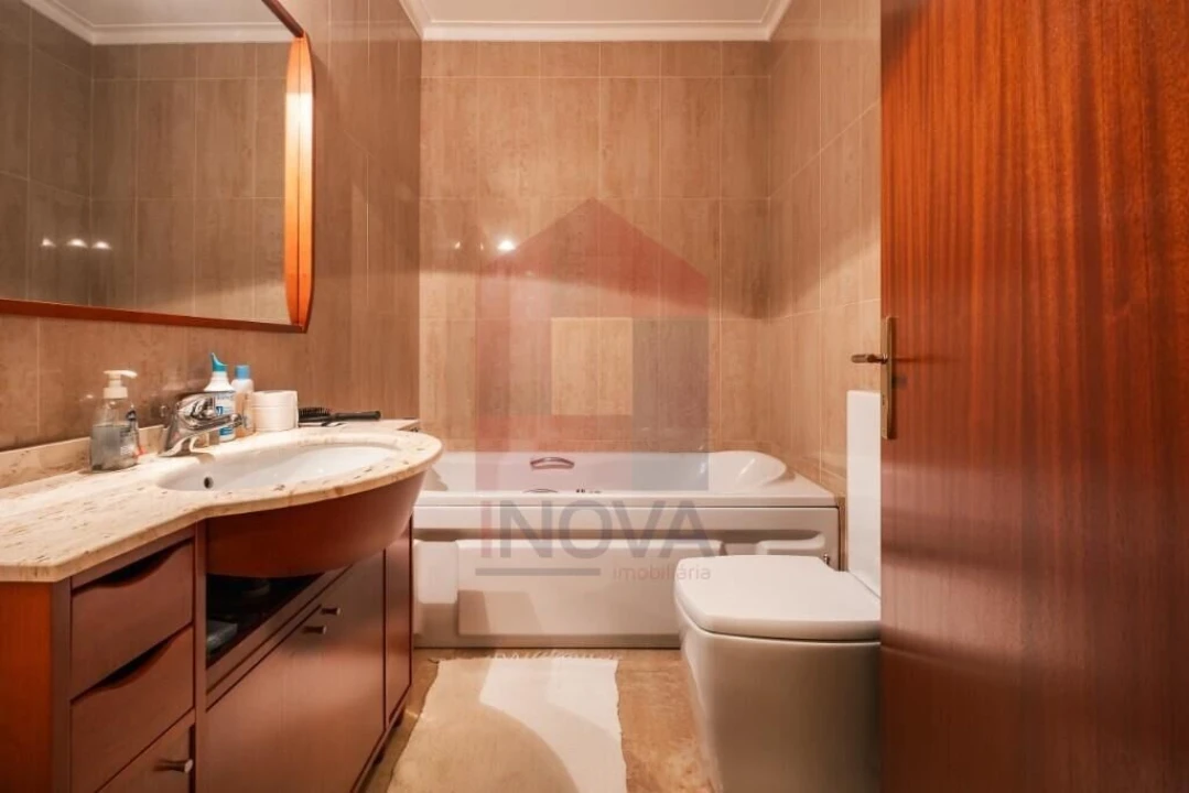 Moradia T4 para Venda em Pico de Regalados, Gondiães e Mós Foto 14