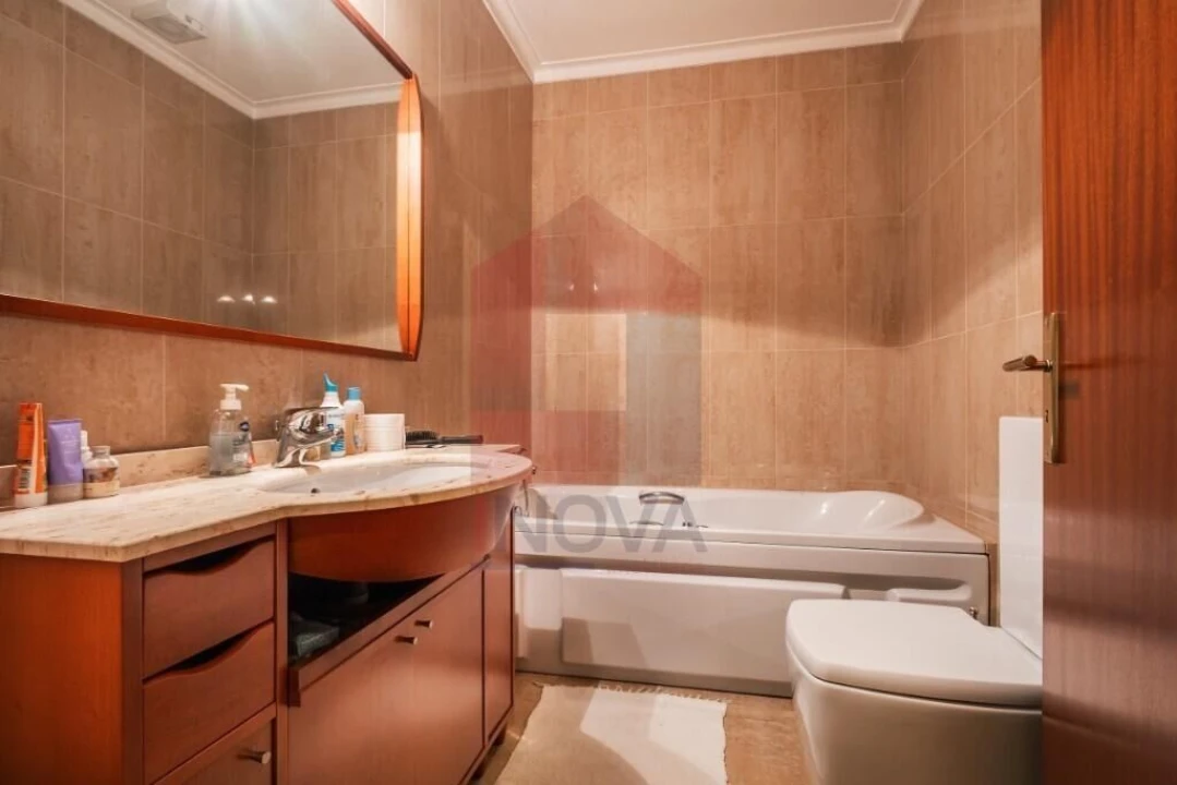 Moradia T4 para Venda em Pico de Regalados, Gondiães e Mós Foto 13