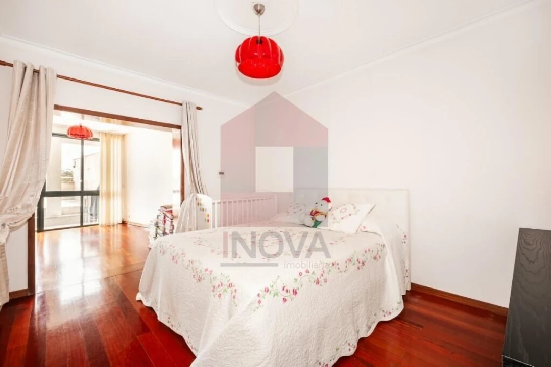 Moradia T4 para Venda em Pico de Regalados, Gondiães e Mós Foto 16