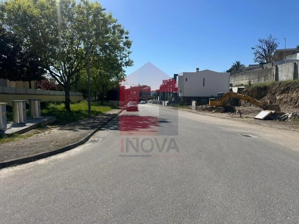 Moradia T3 para Venda em Nogueira, Fraião e Lamaçães Foto 23