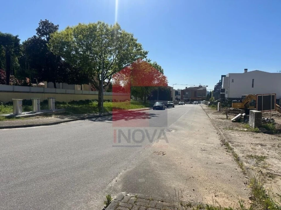 Moradia T3 para Venda em Nogueira, Fraião e Lamaçães Foto 21