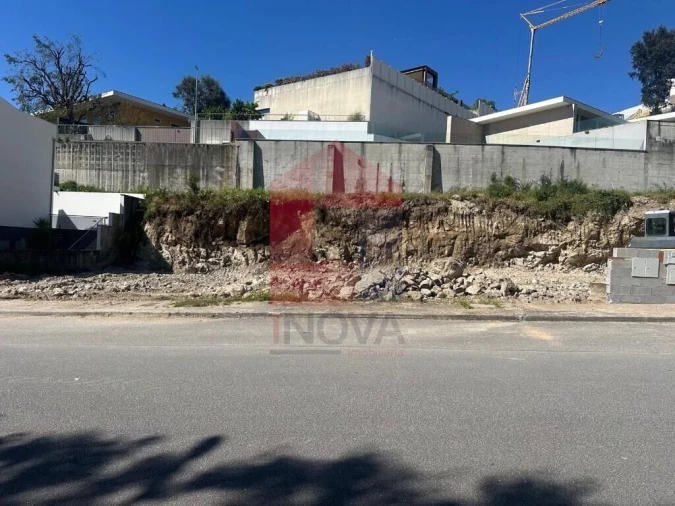 Moradia T3 para Venda em Nogueira, Fraião e Lamaçães Foto 16