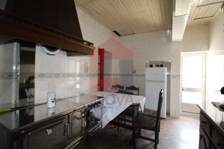 Moradia T3 para Venda em Escariz (São Mamede) e Escariz (São Martinho) Foto 6