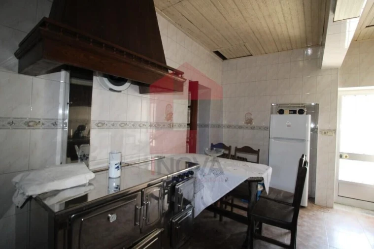 Moradia T3 para Venda em Escariz (São Mamede) e Escariz (São Martinho) Foto 5