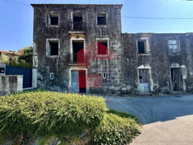 Moradia T4 para Venda em Chorense e Monte