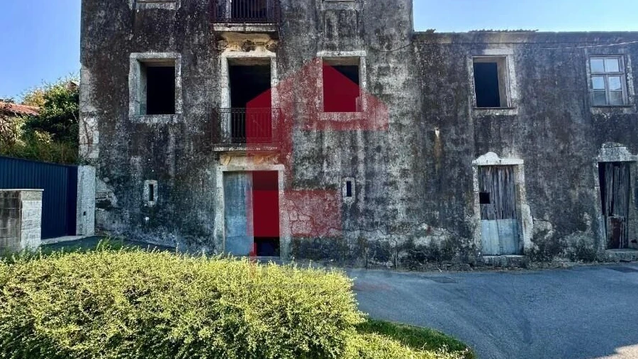 Moradia T4 para Venda em Chorense e Monte