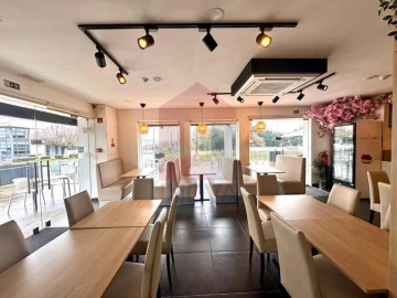 Loja para Trespasse em Vila de Prado