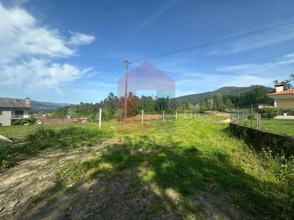 Terreno para Venda em Torre e Portela Foto 3