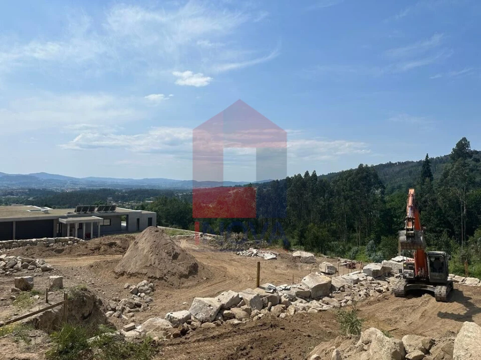 Terreno para Venda em Esqueiros, Nevogilde e Travassós Foto 1