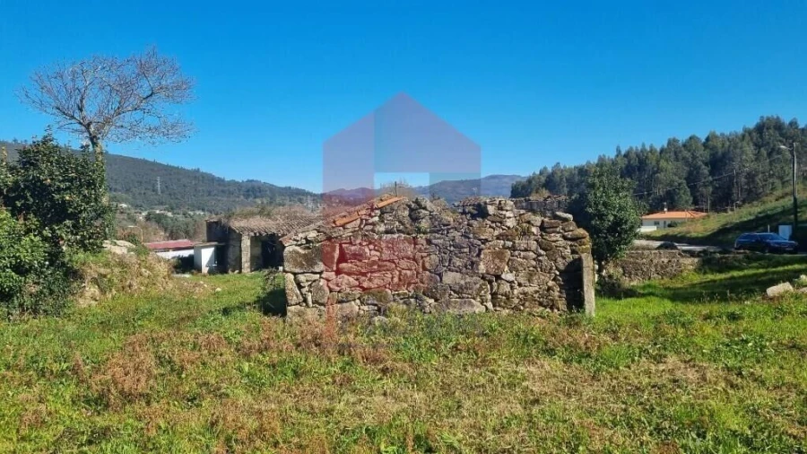 Quinta T0 para Venda em Pico de Regalados, Gondiães e Mós Foto 3