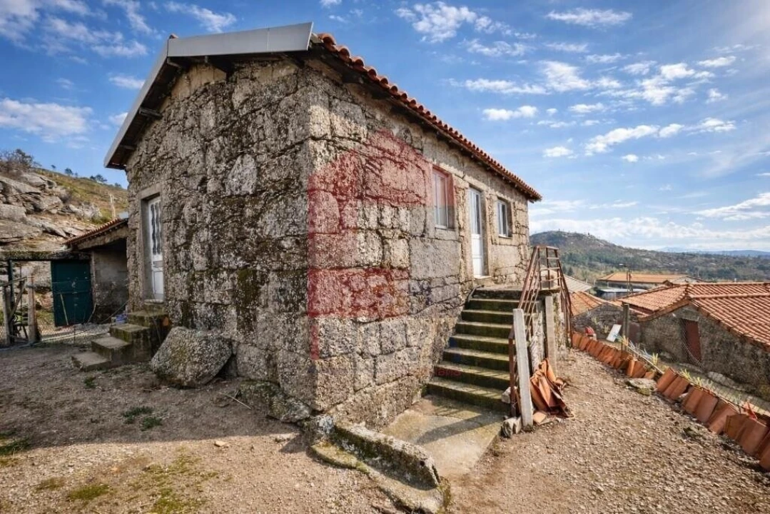 Moradia T2 para Venda em Chorense e Monte Foto 1