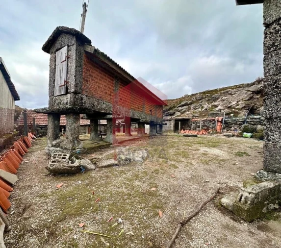 Moradia T2 para Venda em Chorense e Monte Foto 23