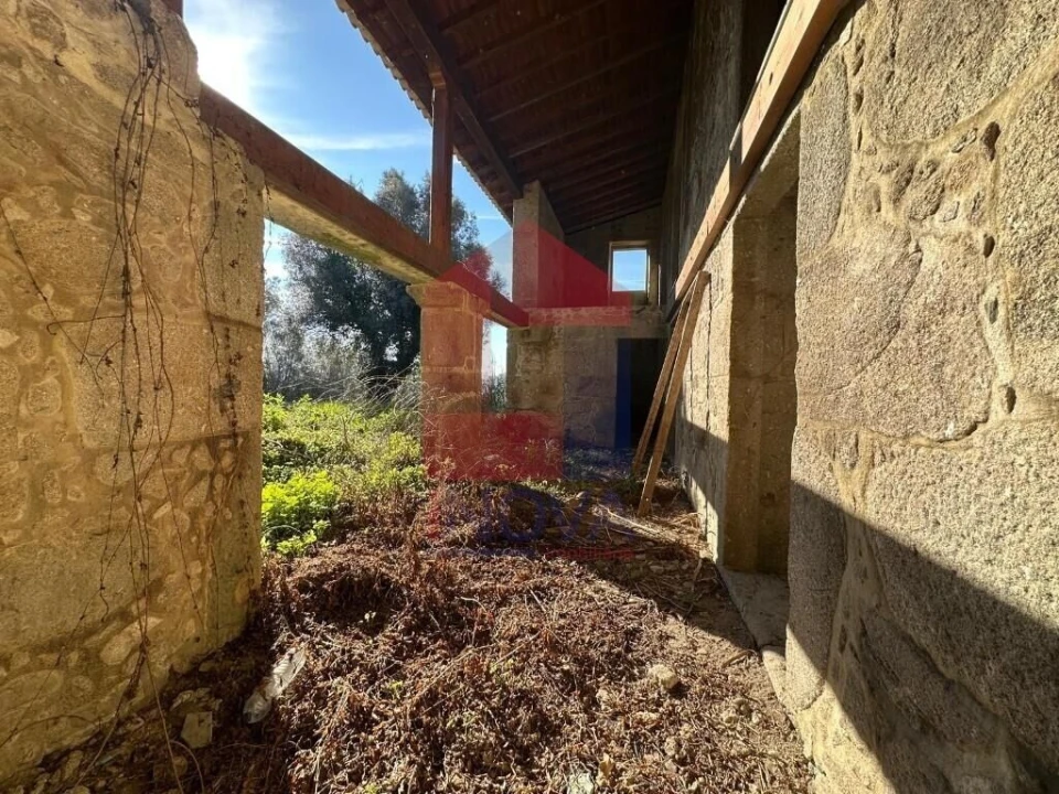 Moradia T0 para Venda em Sande, Vilarinho, Barros e Gomide Foto 8