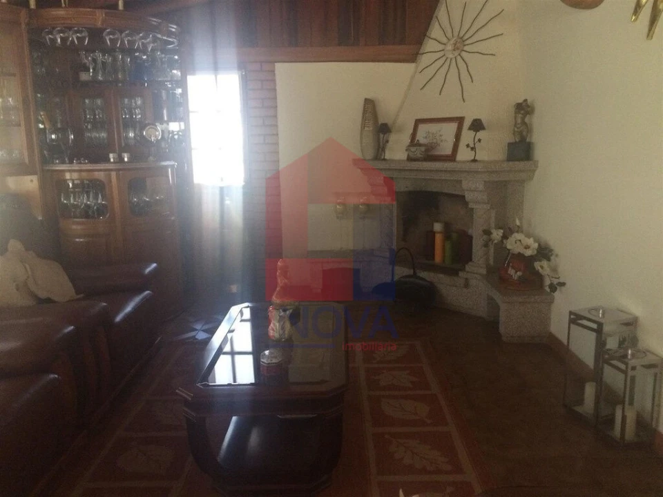 Moradia T4 para Venda em Pico de Regalados, Gondiães e Mós Foto 7