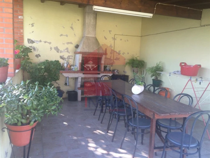 Moradia T4 para Venda em Pico de Regalados, Gondiães e Mós Foto 8