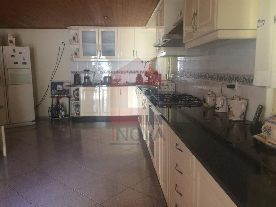 Moradia T4 para Venda em Pico de Regalados, Gondiães e Mós Foto 2