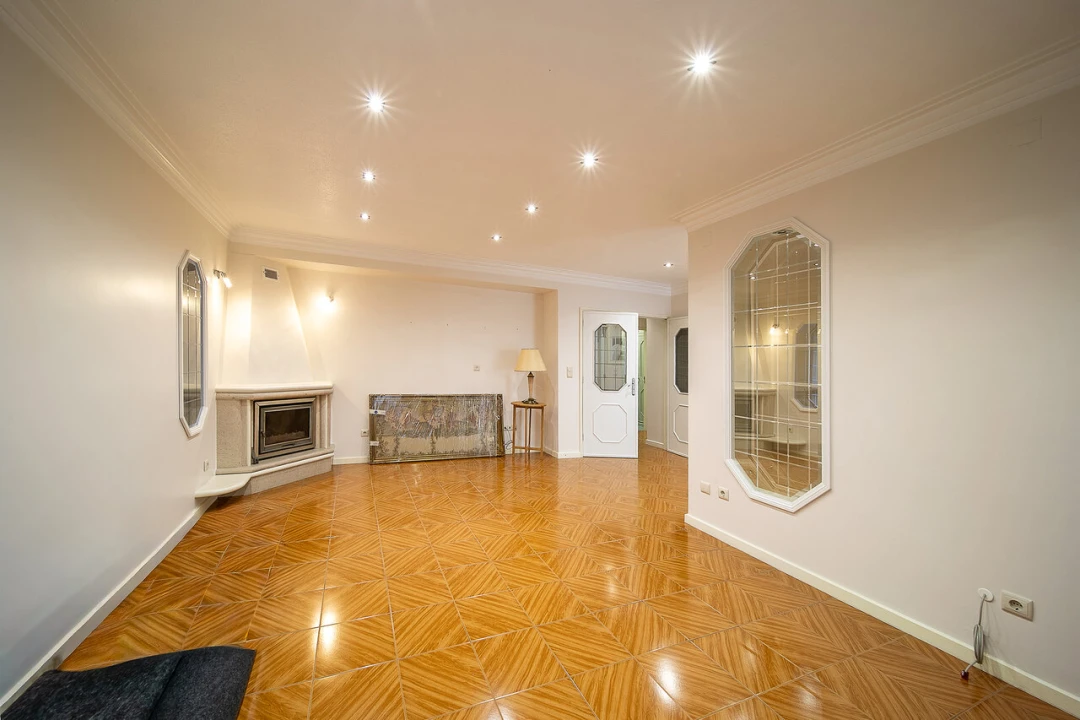 Moradia T6 para Venda em Mafamude e Vilar do Paraíso Foto 6