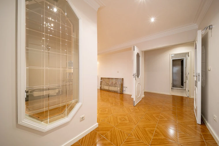 Moradia T6 para Venda em Mafamude e Vilar do Paraíso Foto 3