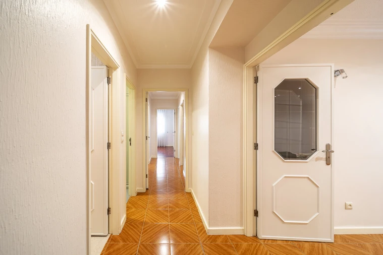 Moradia T6 para Venda em Mafamude e Vilar do Paraíso Foto 7