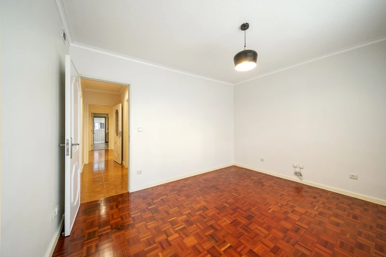 Moradia T6 para Venda em Mafamude e Vilar do Paraíso Foto 21