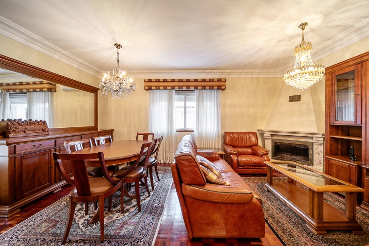 Moradia T6 para Venda em Mafamude e Vilar do Paraíso Foto 28